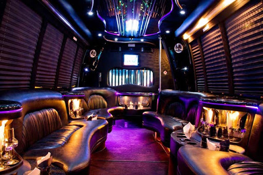 airport Limo bus in Toronto